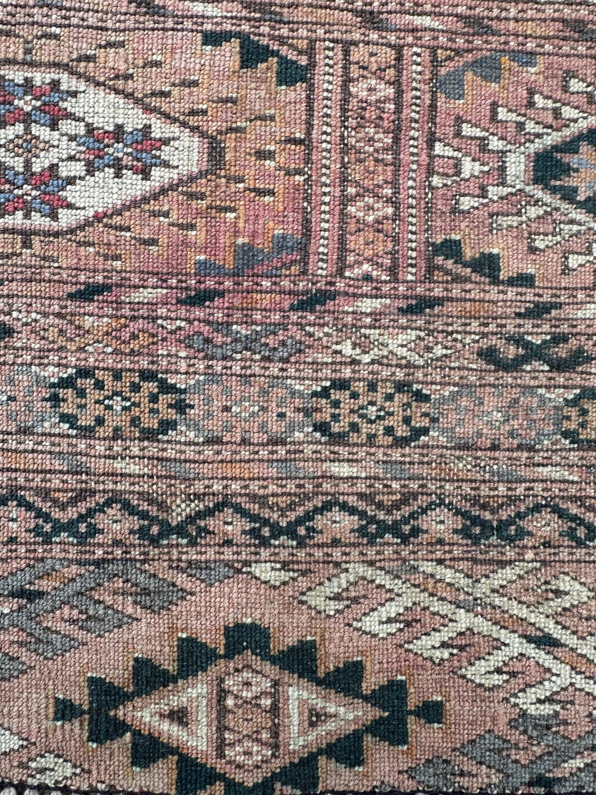 Handmade Bokhara Style Rug 187 x 276