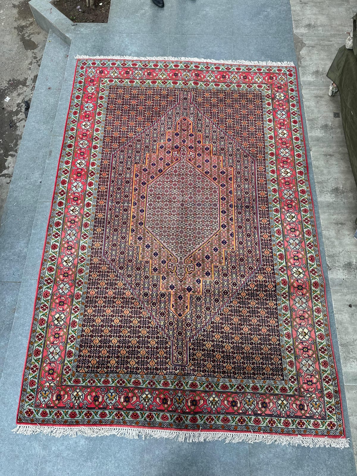 Handmade Persian Style Carpet 200 x 290 cm