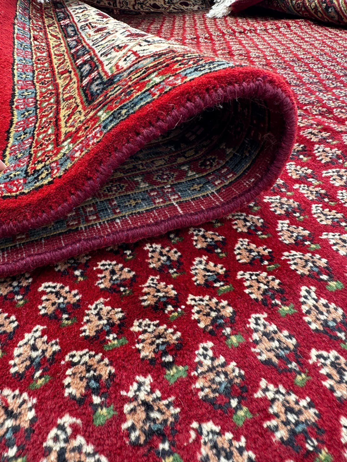 Handmade Persian Style Rug 250 x 194 cm