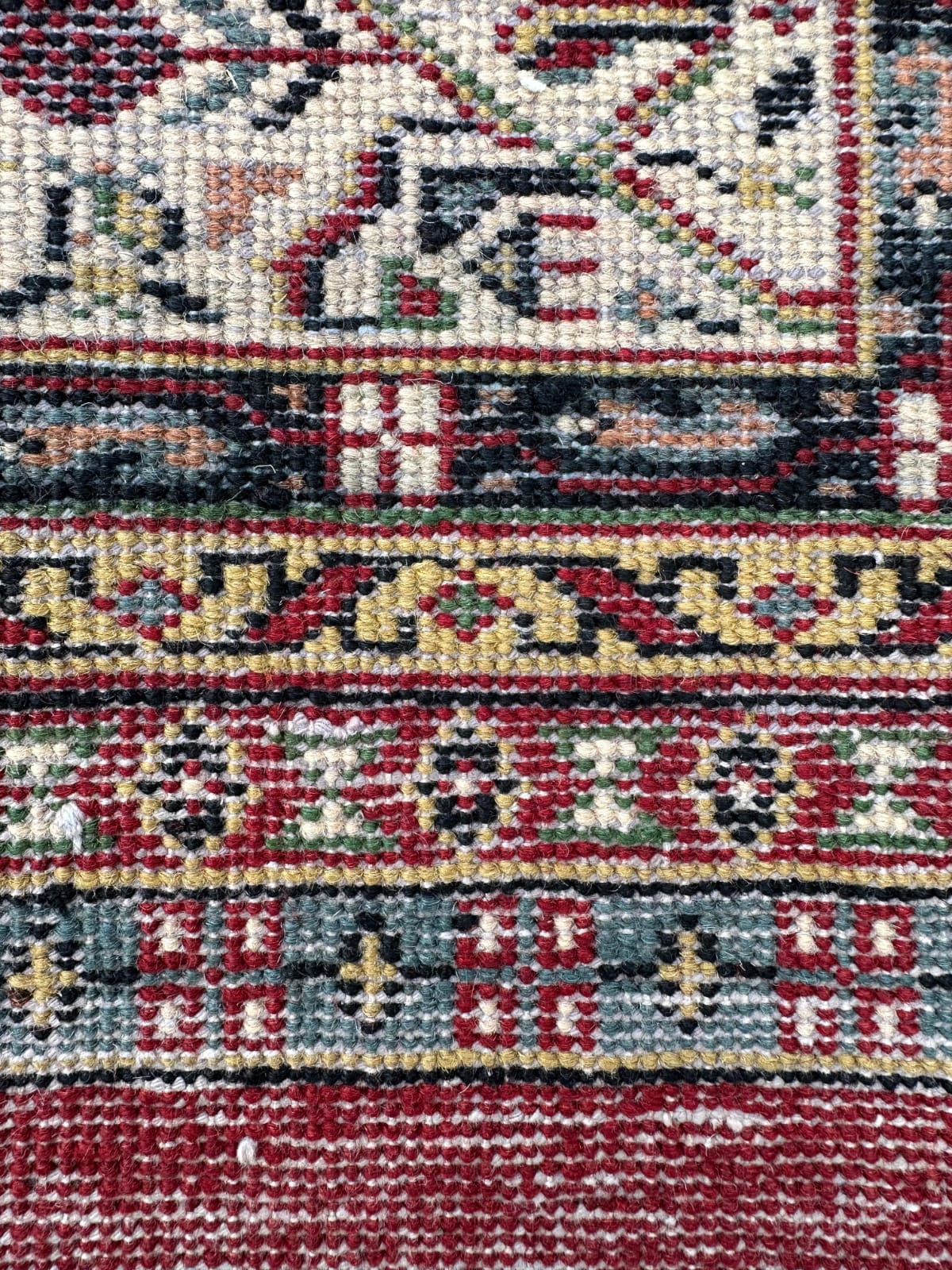 Handmade Persian Style Rug 250 x 194 cm