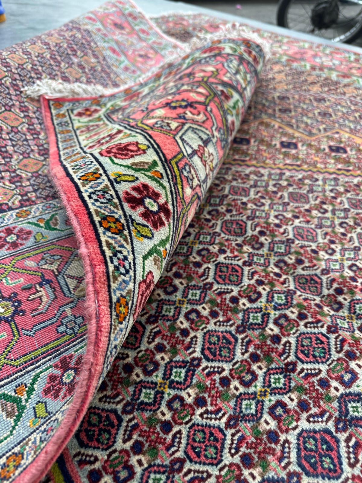 Handmade Persian Style Carpet 200 x 290 cm